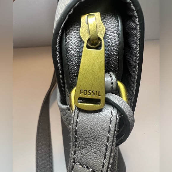 Fossil Kinley Small Envelope Leather Crossbody in Shadow Gray Adjustable Strap - Picture 11 of 16